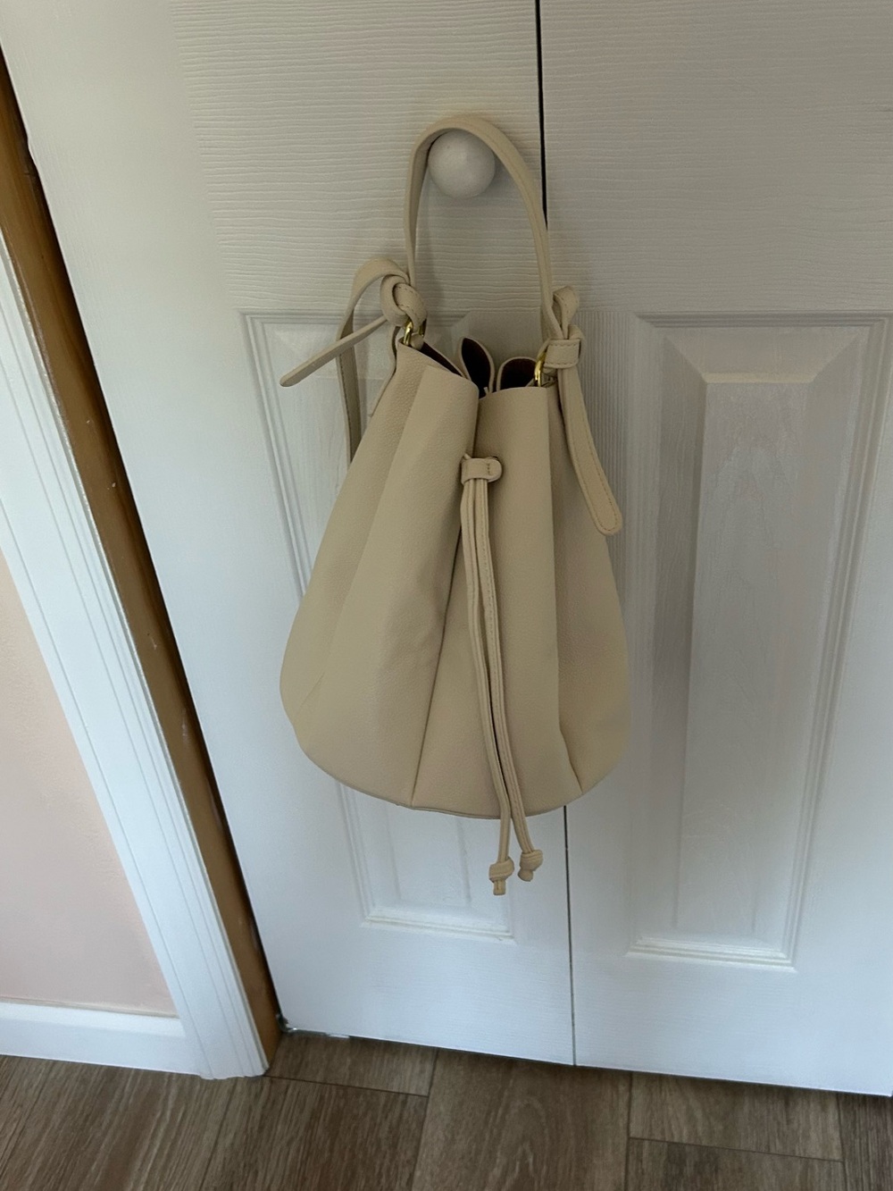 Numero Huit Drawstring Bucket